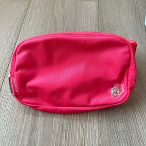 lululemon lipgloss everywhere belt bag